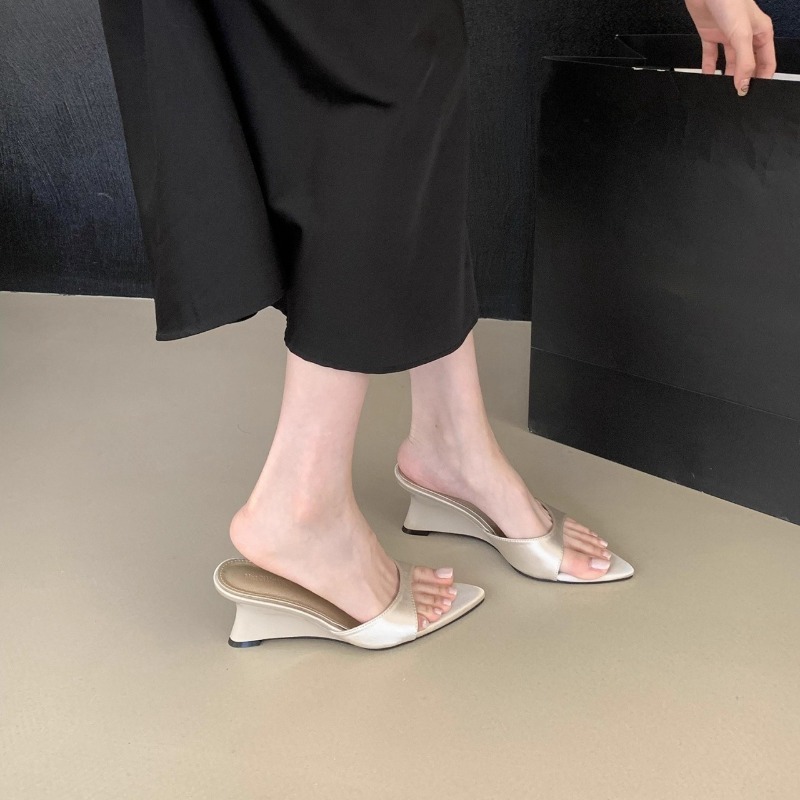 Street Fashion Clothing - New Summer Fashion Wedges Heel Flip