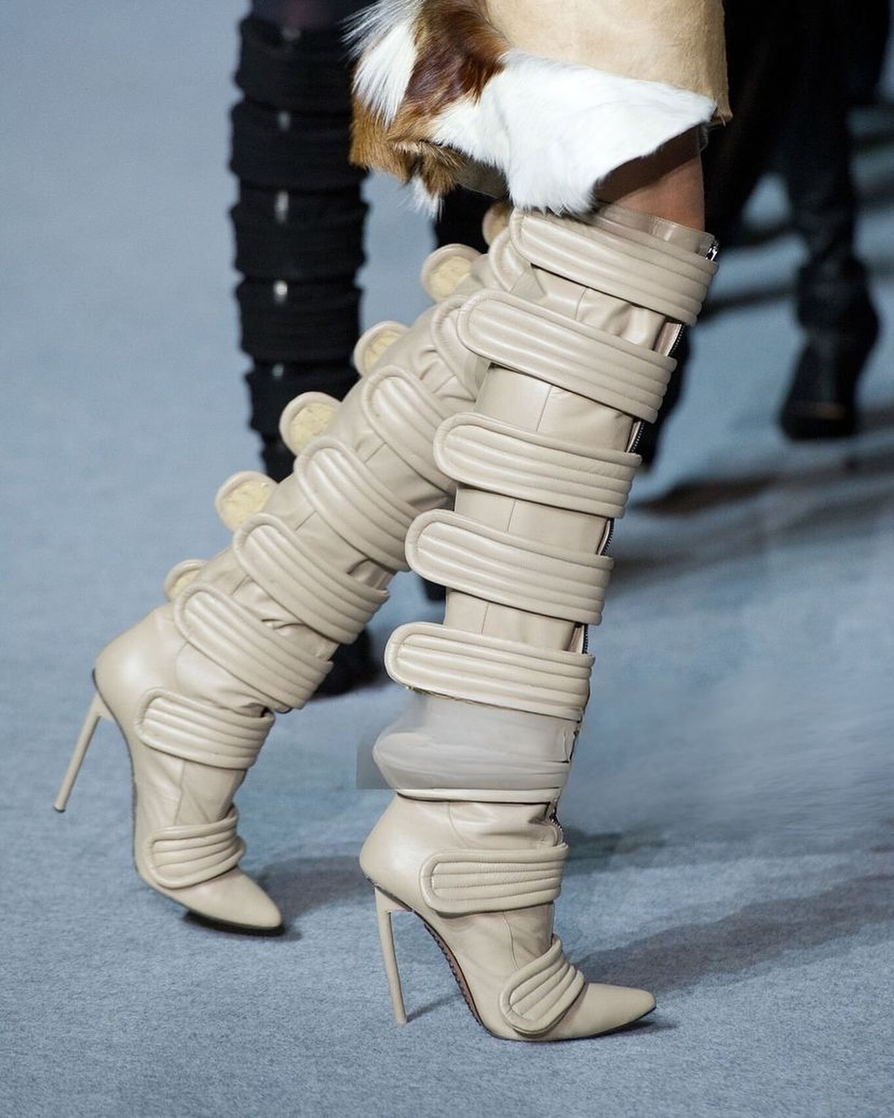 2026 Pointed Toe Knee-high Boo - Street Fashion Rome 2026 评论和价格